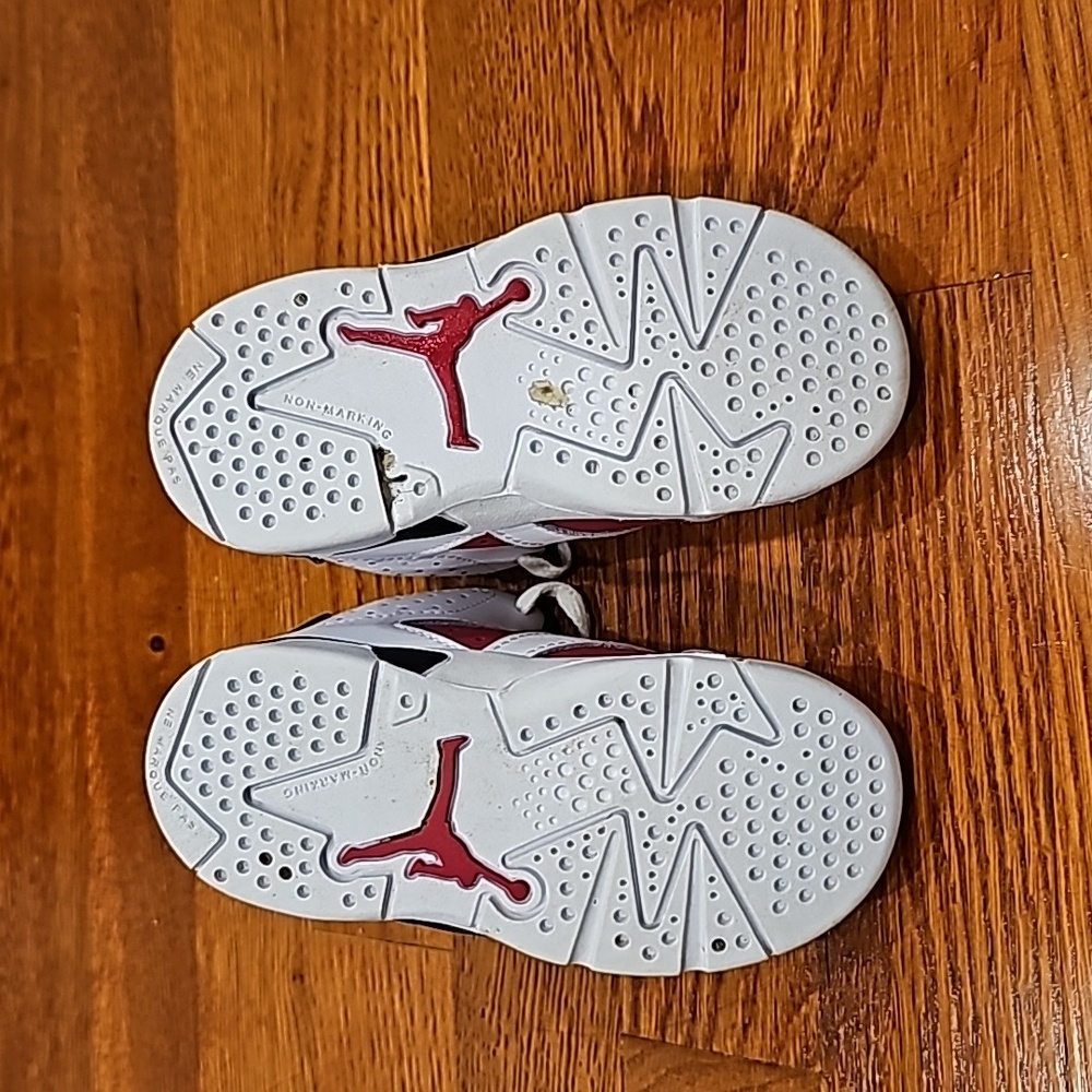 Jordan 6 Retro Carmine sneakers - Picture 5 of 7